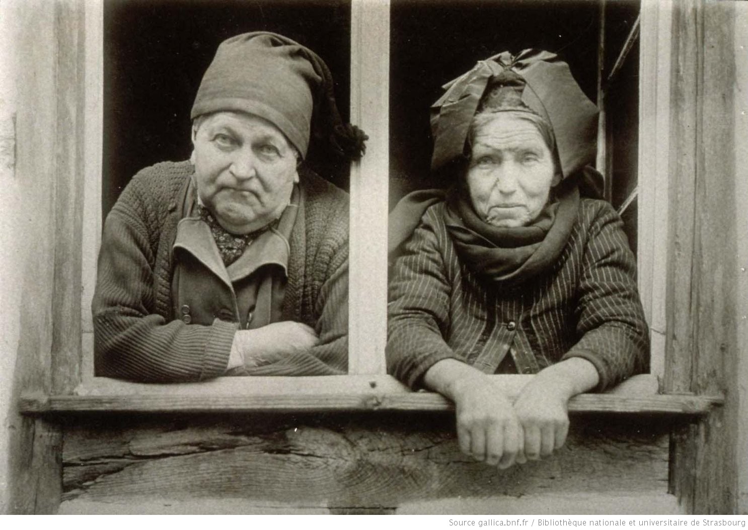 Uhrwiller_couple_de_vieillards_en_[...]_btv1b10201028z